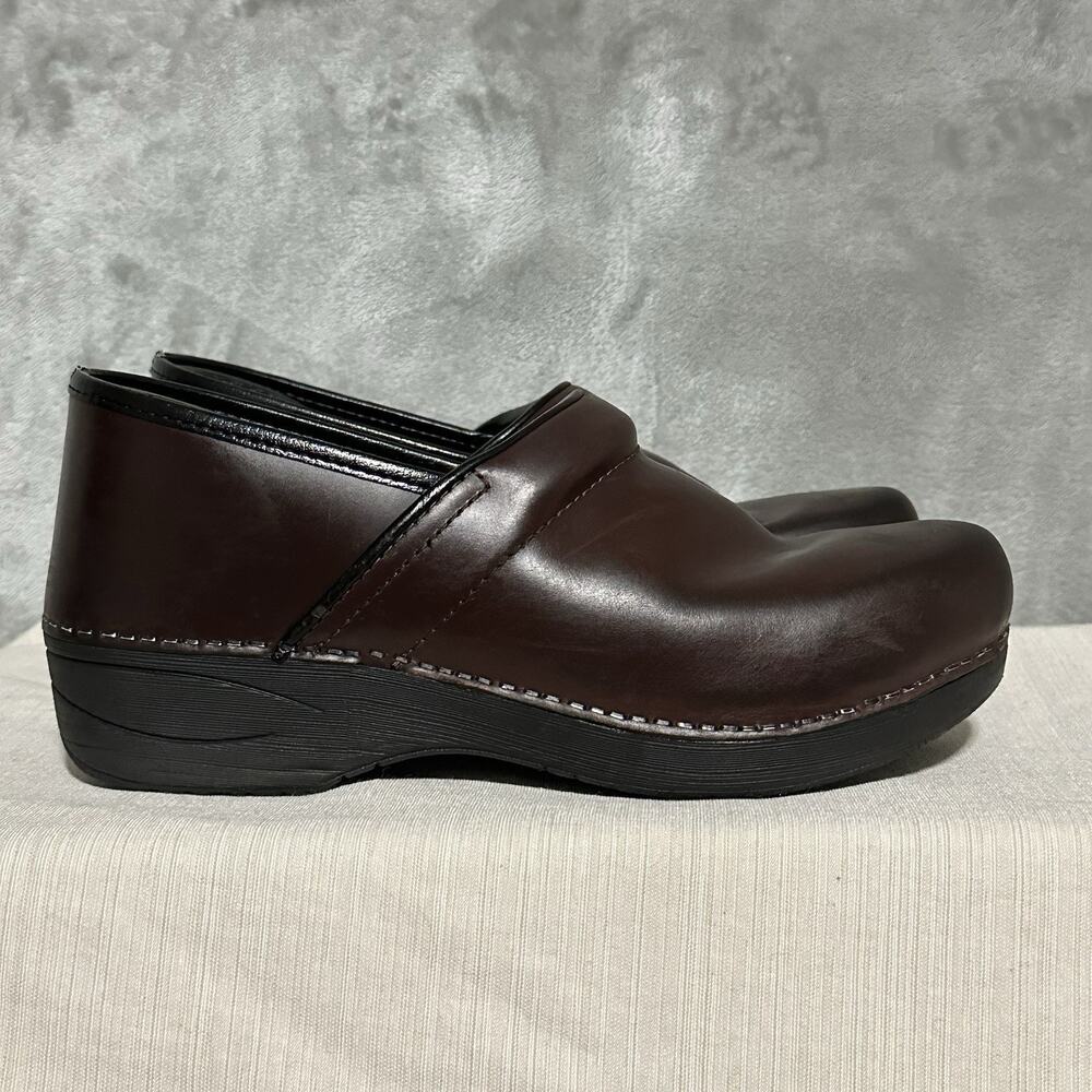 Dansko XP 2.0 Womens Waterproof Pull Up Clogs Size 40 Brown Leather Slip Resist - Picture 2 of 10